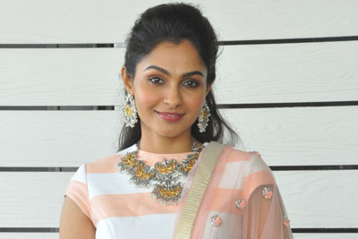 andrea-jeremiah-stills-at-detective-press-meet
